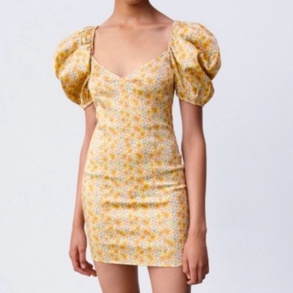 𝅺Zara satin floral puffed sleeve mini dress - Picture 16 of 16